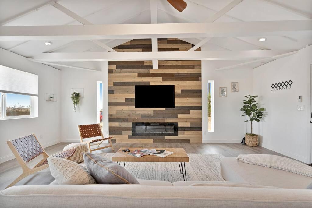 Beautiful Newly Remodeled Home, Near Jt Park ジョシュア・ツリー エクステリア 写真